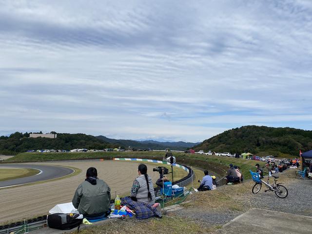 画像: 観戦しているお客さんの様子です。