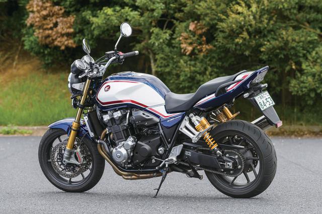 画像: CB1300 SUPER FOUR SP。オーリンズの前後サスペンションが奢られている。ブレンボのブレーキキャリパーも「SP」らしさを際立てる。