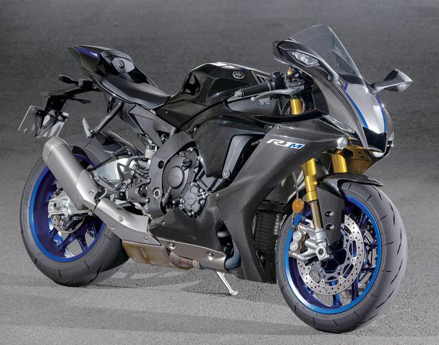 画像: YAMAHA YZF-R1/M エンジン形式:水冷4ストDOHC4バルブ並列4気筒 総排気量:997cc 最高出力:200PS/13500rpm 最大トルク:11.5kg・m/11500rpm シート高:855mm(M:860mm) 車両重量:201kg(M:202kg) タンク容量:17L タイヤサイズ(前・後):120/70ZR17・190(M:200)/55ZR17 メーカー希望小売価格:236万5000円/R1M 319万円(消費税10%込)