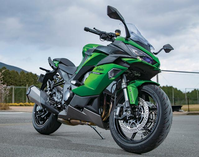 画像: Kawasaki Ninja 1000SX エンジン形式:水冷4ストDOHC4バルブ並列4気筒 総排気量:1043cc 最高出力:141PS/10000rpm 最大トルク:11.3kgf・m/8000rpm シート高:820mm 車両重量:236kg 燃料タンク容量:19L タイヤサイズ(前・後):120/70ZR17・190/50ZR17 メーカー希望小売価格:148万5000円(消費税10%込)