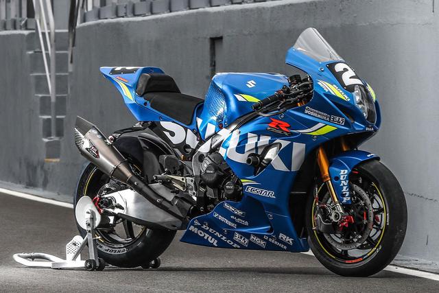 画像: こちらは2019-20年シーズンを戦ったSERTのGSX-R1000R 青が赤黒にビッグチェンジ!