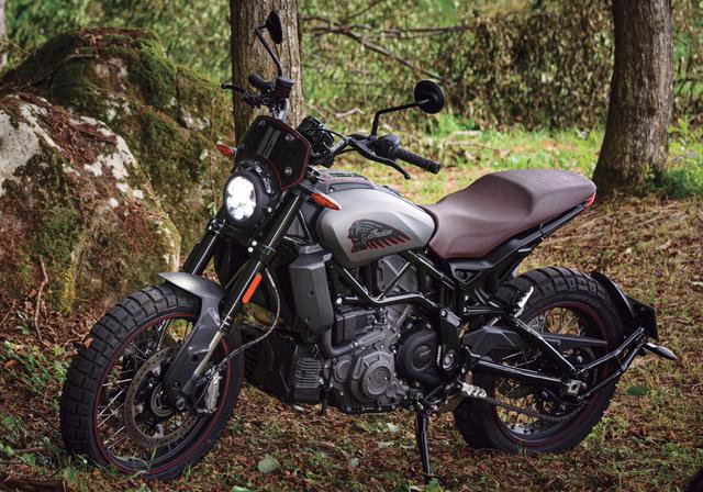 画像: Indian MOTORCYCLE FTR Rally 全長×全幅×全高:2287×850×1297mm ホイールベース:1524mm シート高:840mm 車両重量:230kg エンジン形式 :水冷4ストロークV型2気筒DOHC4バルブ 総排気量:1203cc ボア×ストローク: 102×73.6mm 最高出力 :NA 最大トルク :12.2kg・m/6000rpm 燃料供給方式:FI 燃料タンク容量:13L 変速機形式:6速リターン タイヤサイズ前・後 :120/70R19・150/70R18 価格: 209万8000円~(消費税10%込)