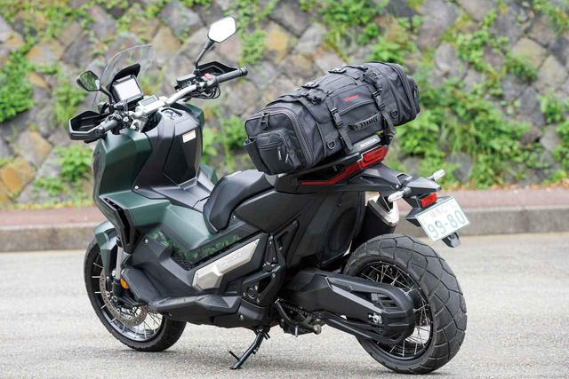 画像: 標準的なソロキャンプの道具は、シート下の収納+容量40L程度のバッグがあれば余裕で収まるだろう。荷物を分散して入れられるのでパッキングもラクラク。