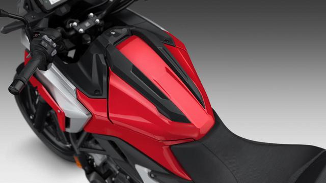 画像1: シート高は30mmダウン、ラゲッジスペースは22Lから23Lに増量!