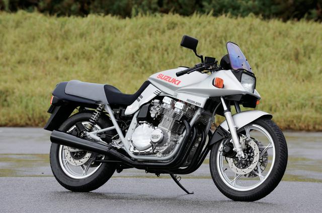 画像: SUZUKI GSX1100S KATANA 総排気量:1075cc 最高出力:111PS/8500rpm 最大トルク:9.8kg-m/6500rpm 発売年:1981年(輸出車)