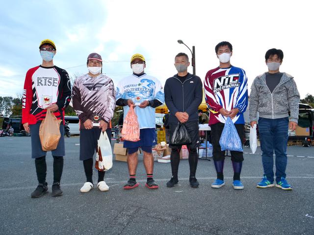画像: C2級入賞者 1位・田中健太選手、2位・双木紀彦選手、3位・友寄雄太選手、4位・水野義房選手、5位・木下健三選手、6位・前嶋一誉選手