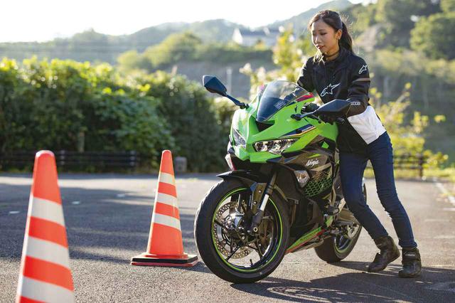 画像4: 〈足つき・タンデム・取り回し〉CBR250RRとNinja ZX-25Rはどっちの方が扱いやすい?【2気筒 VS 4気筒 250ccスーパースポーツ対決】
