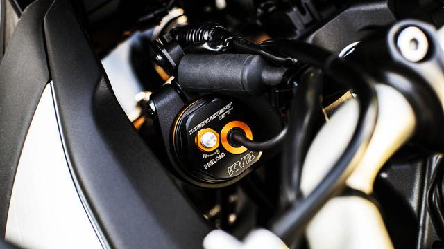 画像2: 上級グレードの「GT」には電子制御サスも搭載!