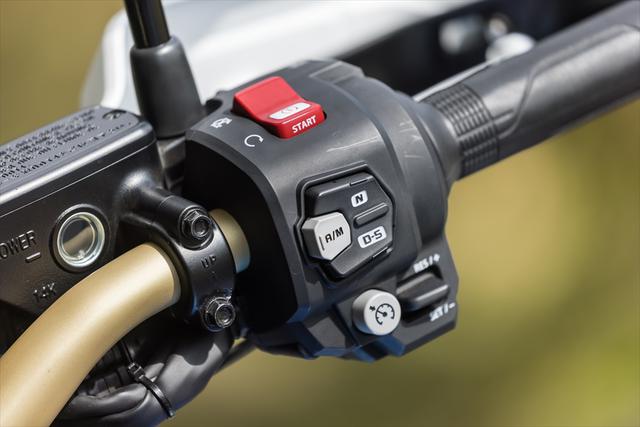 画像2: 【各部の解説】CRF1100L Africa Twin Adventure Sports ES Dual Clutch Transmission