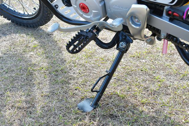画像: こっちは30mmロングスタンド。サスペンションキットで車高上がってる場合はこれ必須。