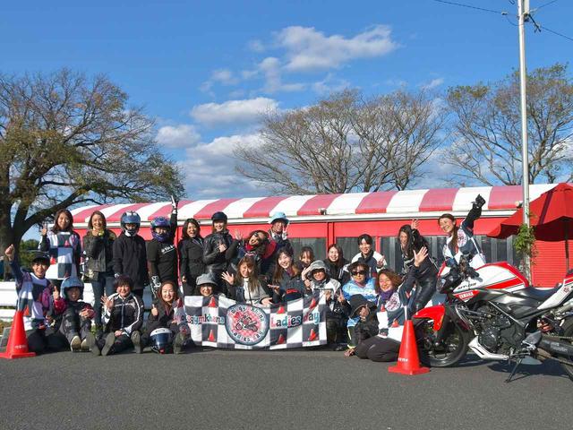 画像: 最後はリラックスして集合写真です(^^)