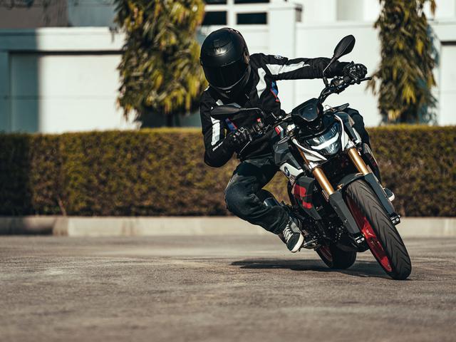 画像: BMW 新型 G 310 R 総排気量:313cc エンジン形式:水冷4ストDOHC4バルブ単気筒 シート高:785mm 車両重量:158.5kg