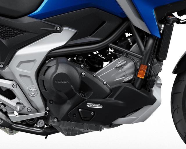 画像: 新型NC750X DCTの水冷2気筒エンジン