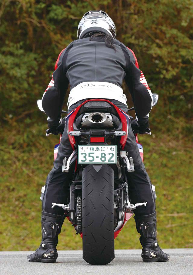 画像2: ホンダ「CBR600RR」ライディングポジション・足つき性
