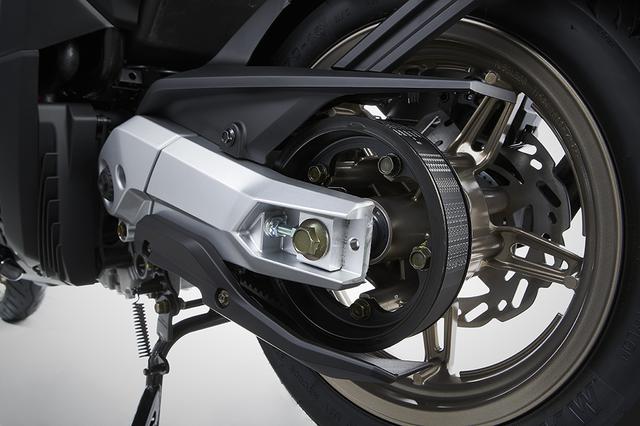 画像1: フラッグシップモデル「AK550」譲りのスイングアーム構造も採用