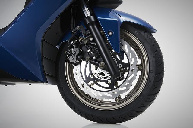 画像4: フラッグシップモデル「AK550」譲りのスイングアーム構造も採用