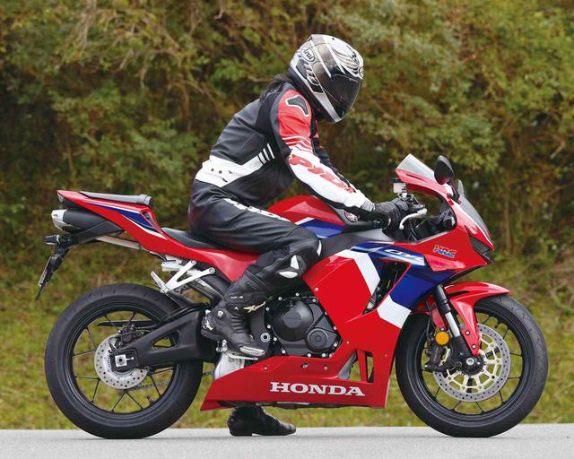 画像1: ホンダ「CBR600RR」ライディングポジション・足つき性