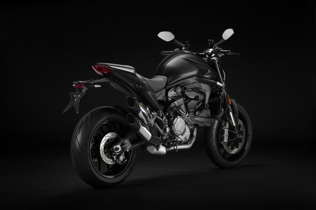 画像2: 【2021速報】ドゥカティが新型「モンスター」を発表! 軽量フレームに排気量937ccのVツインエンジンを搭載