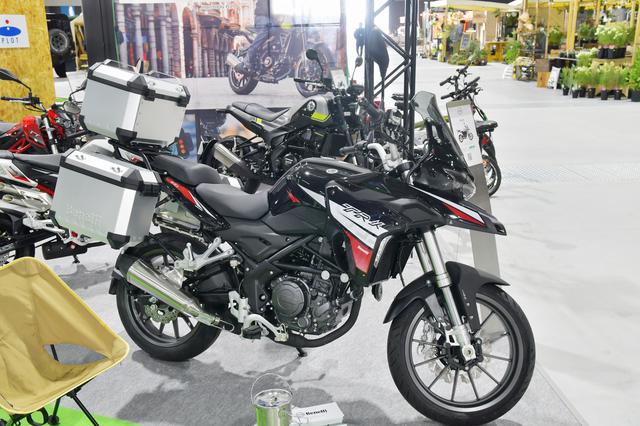 画像: 排気量:249cc エンジン形式:水冷4ストDOHC4バルブ単気筒 シート高:835mm 乾燥重量:153kg メーカー希望小売価格:54万8900円(消費税10%込)