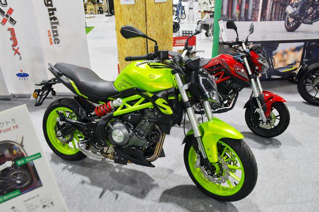 画像: 排気量:249cc エンジン形式:水冷4ストDOHC4バルブ並列2気筒 シート高:795mm 乾燥重量:195kg メーカー希望小売価格:63万6900円(消費税10%込)