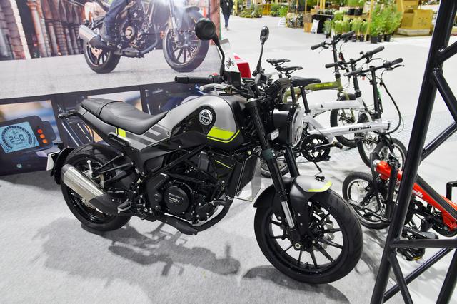 画像: 排気量:249cc エンジン形式:水冷4ストDOHC4バルブ単気筒 シート高:810mm 乾燥重量:155kg メーカー希望小売価格:54万8900円(消費税10%込)