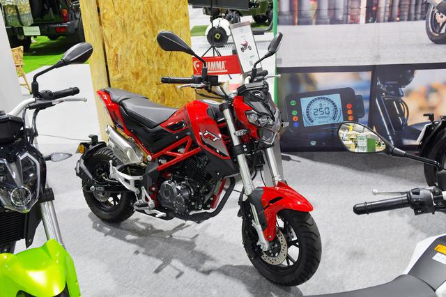 画像: 排気量:124cc エンジン形式:空冷4ストSOHC4バルブ単気筒 シート高:780mm 乾燥重量:116kg メーカー希望小売価格:32万8900円(消費税10%込)