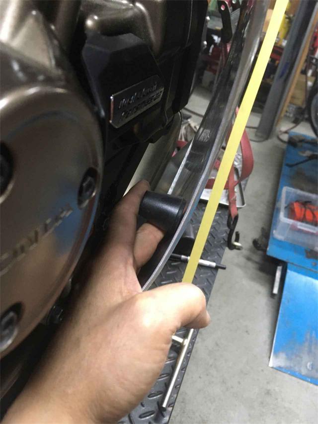 画像1: まずは現状のアンダーガードに補強を入れてみる