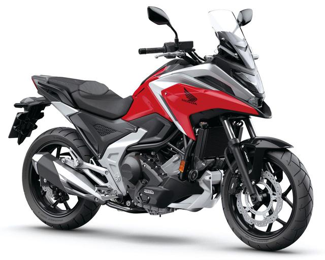 画像: ホンダ 新型 NC750X 総排気量:745cc エンジン形式:水冷4ストSOHC4バルブ並列2気筒 シート高:800mm 車両重量:214kg(DCT仕様車は224kg) 写真・スペックは欧州仕様車