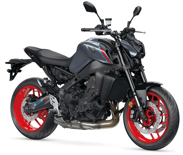 画像: ヤマハ 新型「MT-09」 総排気量:890cc エンジン形式:水冷4ストDOHC4バルブ並列3気筒 シート高:825mm 車両重量:189kg ※写真・スペックは欧州仕様車