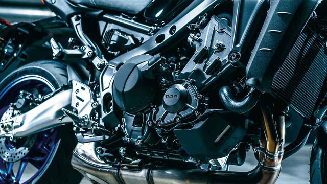 画像: 従来型のエンジンをベースに排気量を拡大。さらに軽量鍛造ピストンやFSコンロッド、オフセットシリンダーも採用してパワーアップしている。