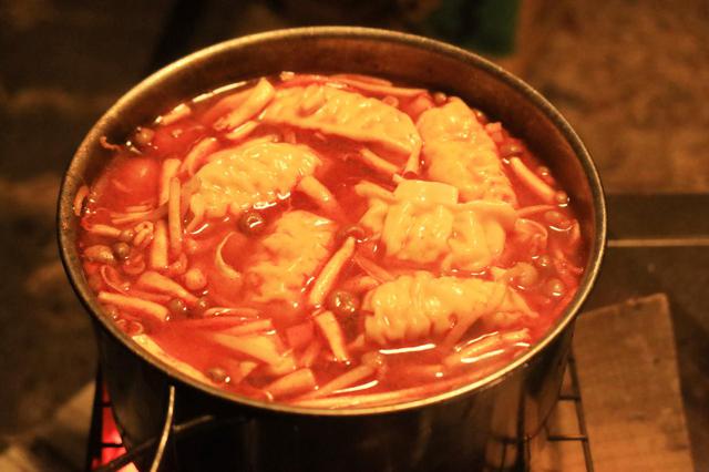 画像4: 寒風に立ち向かえ、料理対決で「無限鍋・煉獄」を披露