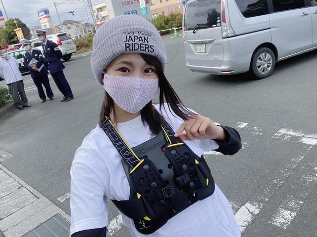 画像: タイチさんの胸部プロテクター。 女性用なので胸周りも苦しくなく、取り外しも簡単です。