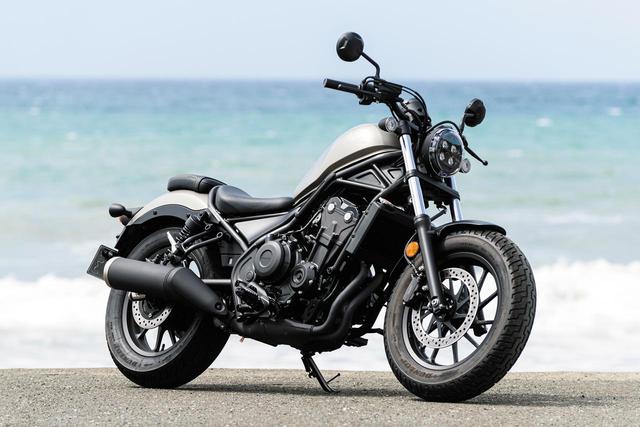 画像: Honda Rebel 500 総排気量:471cc エンジン形式:水冷4ストDOHC4バルブ並列2気筒 シート高:690mm 車両重量:190kg メーカー希望小売価格:税込79万9700円