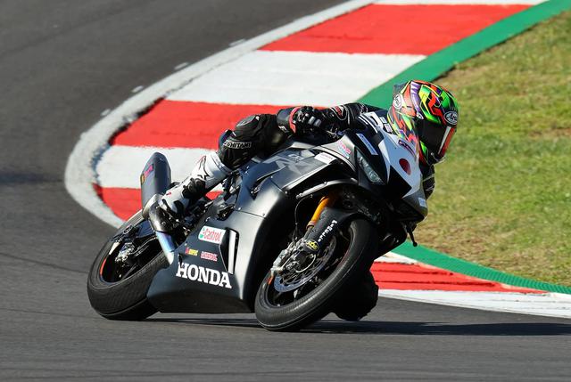 画像: 写真はUKホンダのWebサイトより これは2020年末のBSBテストですね 発表なしの合同テストだったようですが、参加ライダーのツイッターにこっそり水野のクシタニツナギが映り込んでましたw