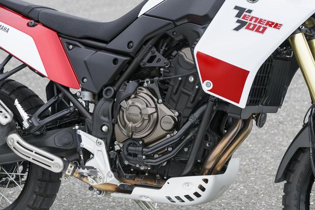 画像: エンジンはMT-07系のクロスプレーンクランクの水冷2気筒688㏄。旧排気系を専用設計し、2次減速比をMTよりもショート寄りに設定した。