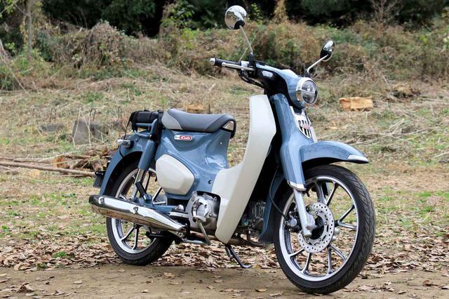 画像: Honda C125 Super Cub 総排気量:124cc エンジン形式:空冷4ストSOHC単気筒 シート高:780mm 車両重量:110kg メーカー希望小売価格:税込40万7000円