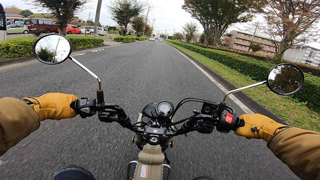 画像: 滑らかで、力強くとても125とは思えない車体剛性。車の流れも充分にリードでき、ブレーキもよく効く。