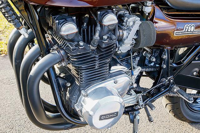 画像: エンジンはZ2のφ64×58mmをベースにヨシムラピストンで860cc化、カムもヨシムラST-1を組む。オイルクーラーは純正流用品をセットしている。
