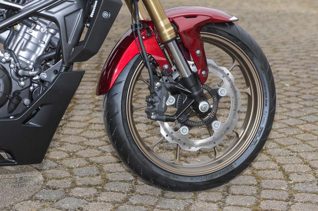 画像2: 125ccスポーツらしい小気味好い走りを味わえる