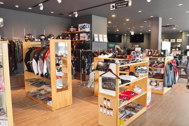 画像: ウェアからグッズ、パーツなども盛沢山。アイテムチェックするだけでも楽しいよね。