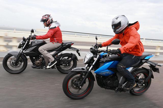 画像: 左は油冷エンジンのジクサー250/右は空冷エンジンのジクサー150 www.autoby.jp