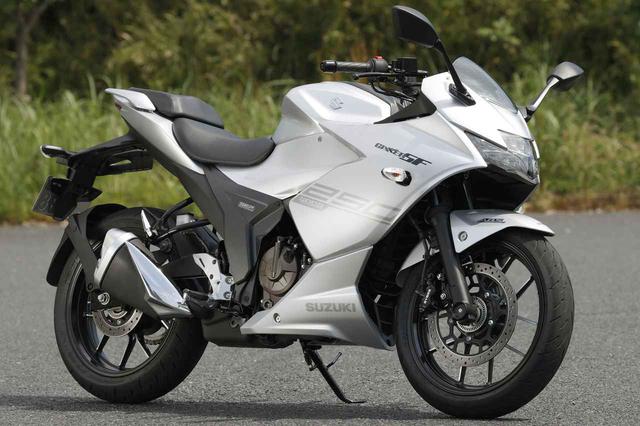 画像: SUZUKI GIXXER SF 250 総排気量:249cc エンジン形式:油冷4ストSOHC4バルブ単気筒 最高出力:26PS/9000rpm 最大トルク:2.2㎏-m/7300rpm シート高:800mm 車両重量:158kg 発売日:2020年4月24日 メーカー希望小売価格:税込48万1800円