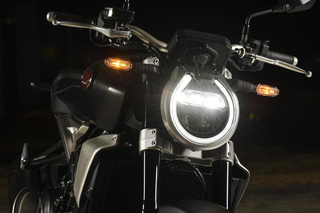 画像1: ホンダが新型「CB1000R」を発売! 初のモデルチェンジで各部のデザインを変更、スマホとのBluetooth接続も可能に【2021速報】