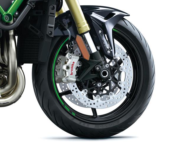 画像: Z H2にもブレンボ製のラジアルマウントキャリパーが装着されているが、Z H2SEでは最新スペックのStylemaキャリパーに変更された。