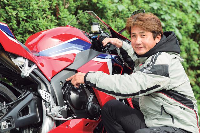 画像: アルミツインチューブフレーム 「新型CBR600RRは速度100km/hくらいの速度域でも、ハンドリングが鉄フレームではなく、アルミフレームの"それ"だなぁって体感できます」