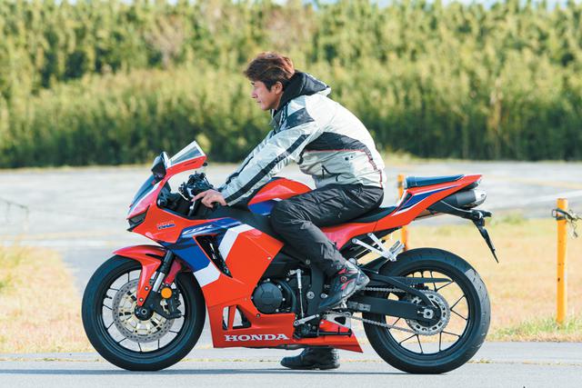 画像1: ホンダ「CBR600RR」足つき性・ライディングポジション