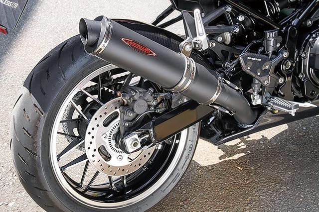 画像: デモ車のブレスアールズ・カーボンパーツ以外の変更点はマフラーだ。ストライカー・ストリートコンセプトフルエキゾーストを装着する。