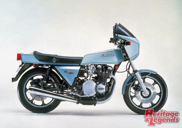 画像: ▲1977年Z1-R 1960年代イギリスで流行した“カフェレーサー”というカスタムスタイルに1970年代後半の世界的な角型デザインの波をミックスして作られたZ1系の派生モデルがZ1-R。