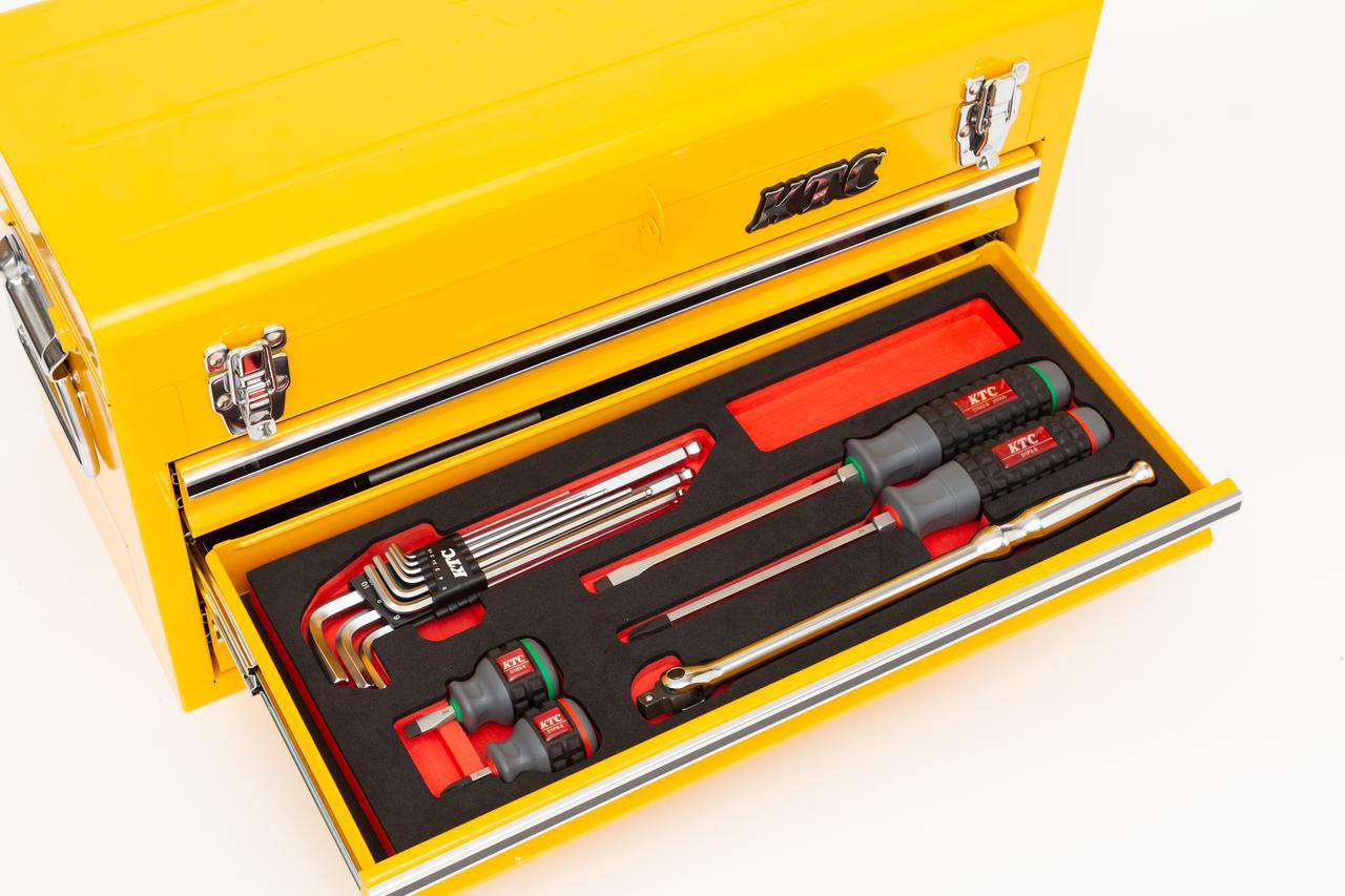 画像: ボールポイントの六角棒レンチはほぼすべての日常整備をこなせる９本組。全長の短いスタッビドライバは狭い場所でも使いやすい。 sk.ktc.jp