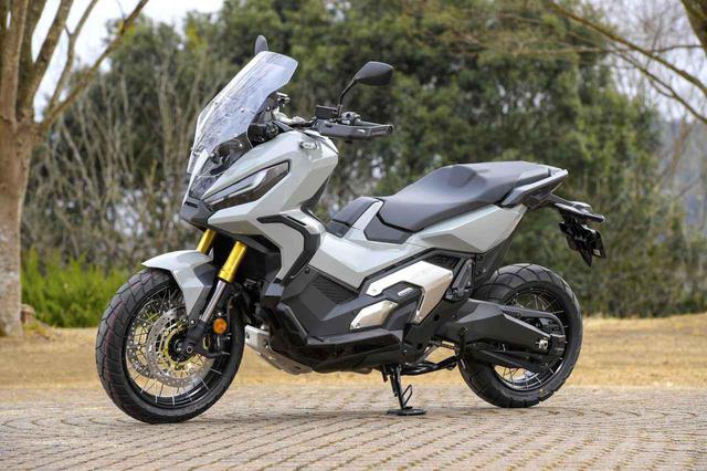 画像2: ホンダ新型「X-ADV」国内市販予定車の姿が明らかに! モデルチェンジを遂げた大型ATアドベンチャー【2021速報】